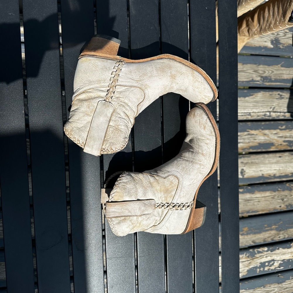 Lane Luxury Cowboy Boots - Plain Jane Shorty (8.5) - Picture 2 of 9
